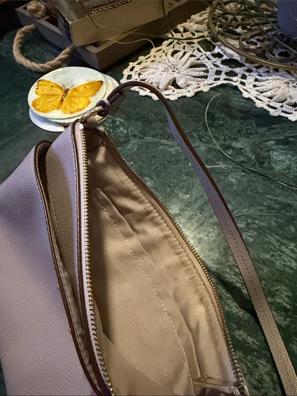 Small Coach Purse/Wristlet Cream/Ivory Color w/Gold Accessories 🤍